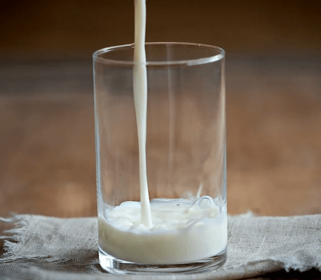 waktu terbaik untuk minum susu