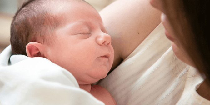 bayi jarang pipis tapi berkeringat
