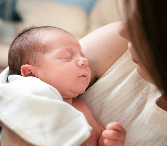 bayi jarang pipis tapi berkeringat