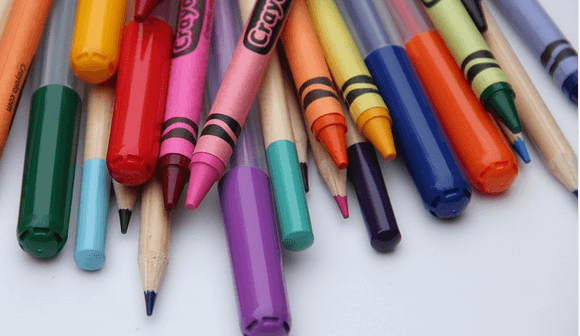 mewarnai gambar pemandangan dengan crayon Titi