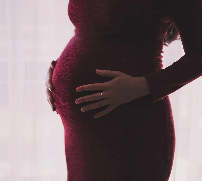 penyebab plasenta lengket di rahim