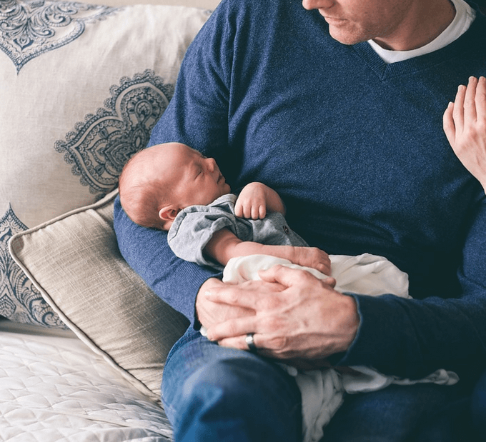 bayi jarang pipis tapi berkeringat