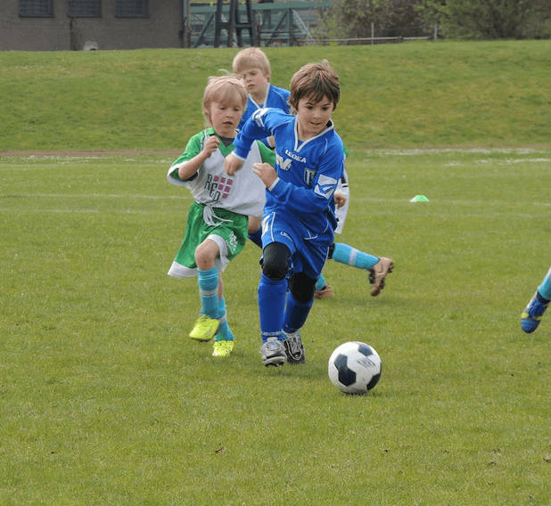 teknik dasar sepak bola