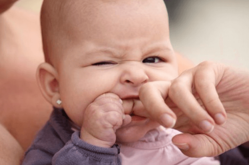 Tingkah Aneh pada Bayi