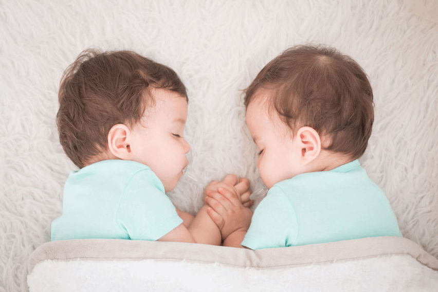 Nama bayi Laki laki Kembar