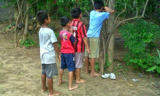 petak umpet mainan anak jaman dulu