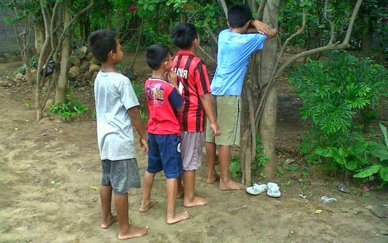 petak umpet mainan anak jaman dulu