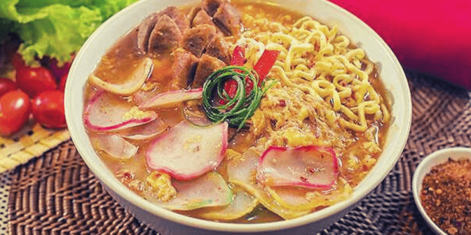 ibu hamil makan seblak