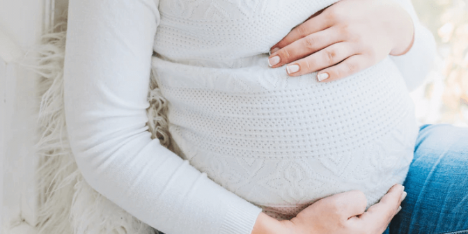 ibu hamil makan seblak