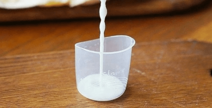 Cara Pakai Cup Feeder untuk Bayi Baru Lahir yang Benar