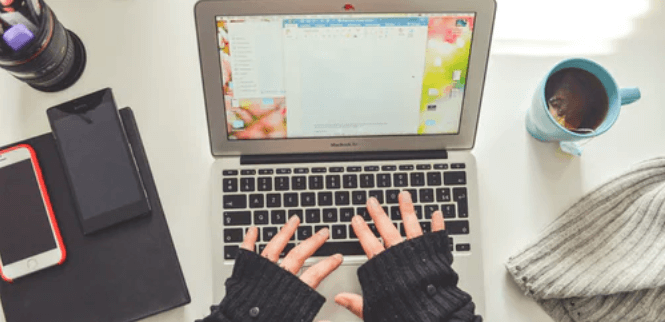 Mengecek typo di Word