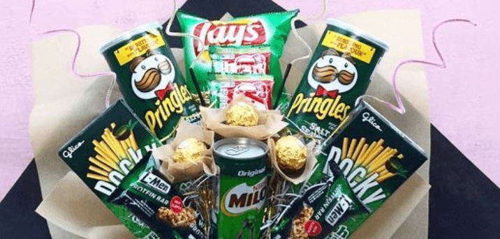 Buket Snack dari Kertas Kado untuk Hadiah Spesial