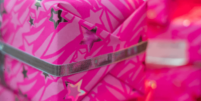 bikin pita dari kertas kado