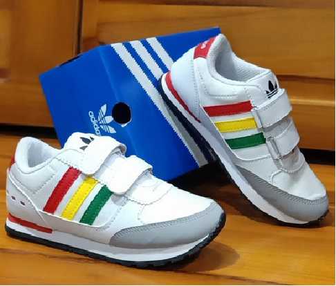 sepatu anak lelaki