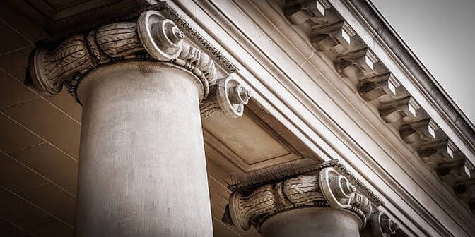 Sekolah Ikatan Dinas 4