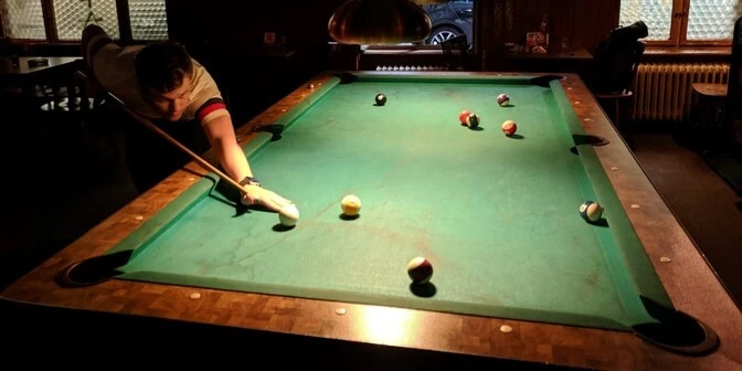 Ukuran Meja Billiard dan Macam-Macam Bahan yang Dipakai