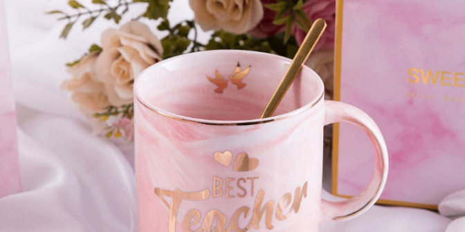 Kado untuk Guru Perempuan