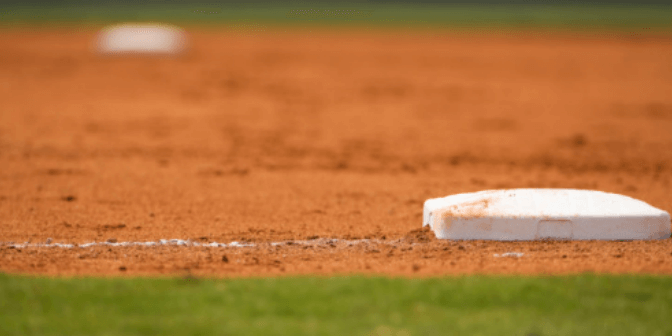 ukuran lapangan softball