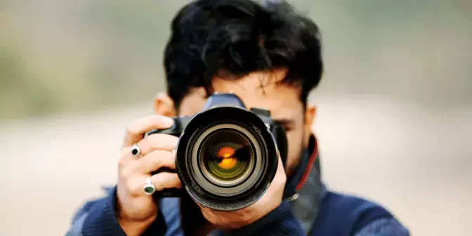 Foto profil keren tema bergaya ala fotografer laki-laki