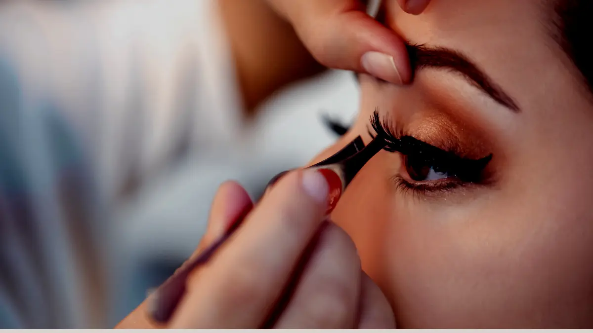 Tips Tampilan Make Up untuk Wisuda yang Natural dan Ciptakan Kesan Fresh