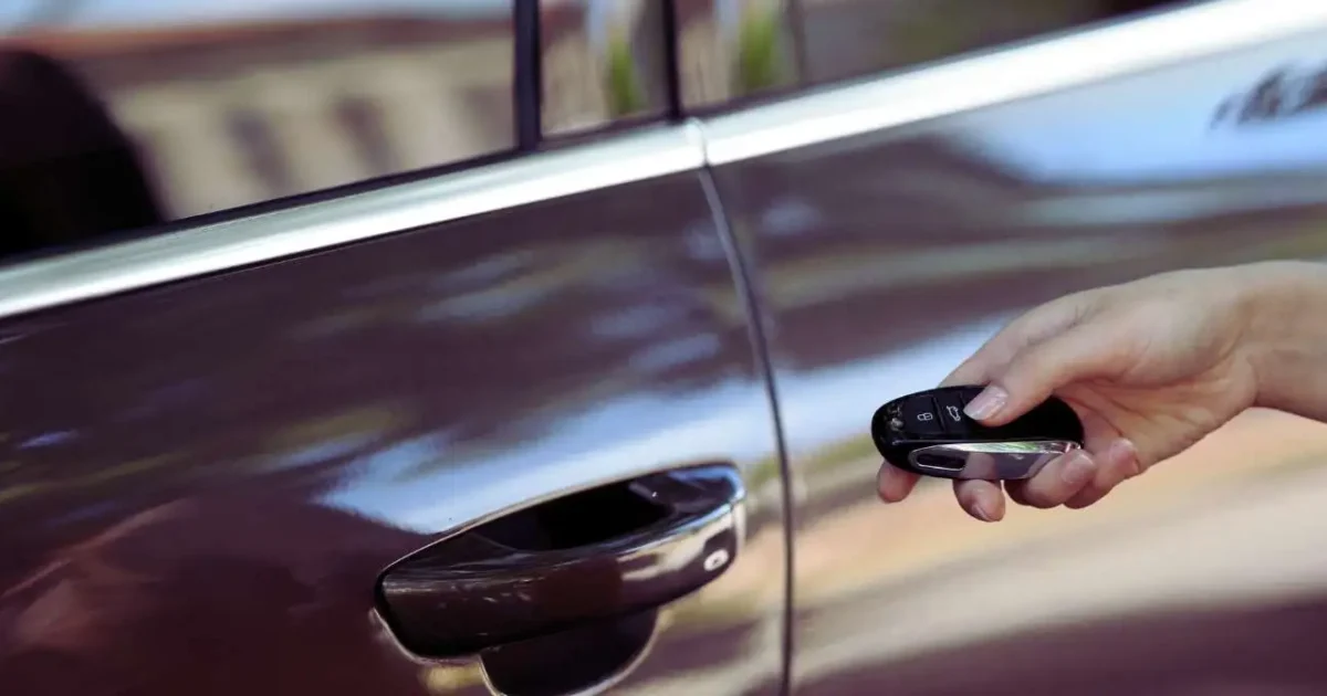 alarm mobil bunyi terus