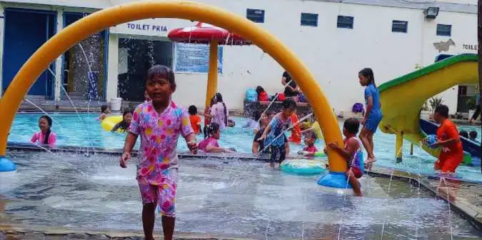 kolam renang anggrek sport club