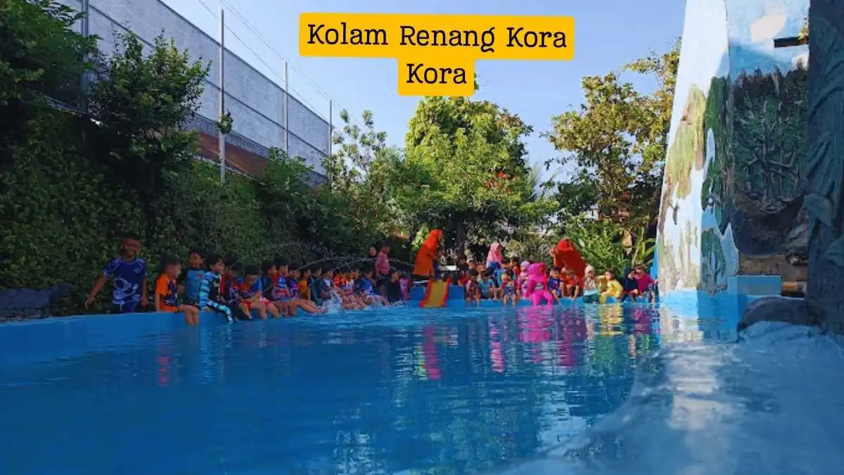 kolam renang kora kora