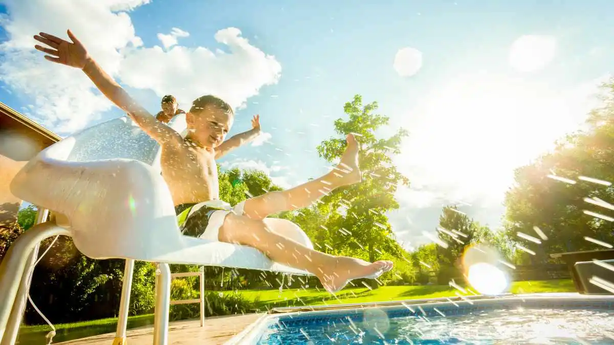 model perosotan kolam renang