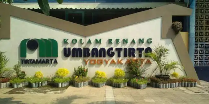 kolam renang umbang tirta