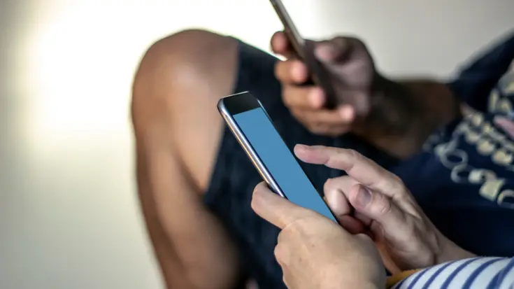 Dari telepon genggam pertama ke era digital