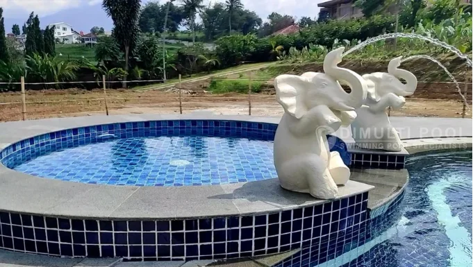 Contoh kolam jacuzzi yang dibuat permanen.