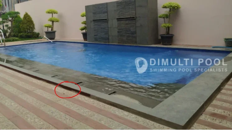 Tali air. Salah satu jenis drainase di area kolam renang.