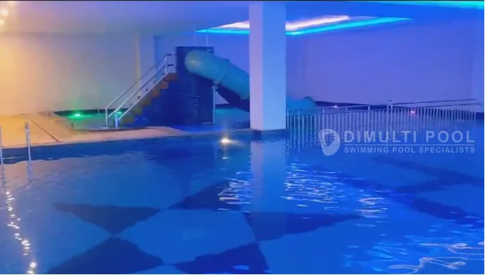 4 Alasan Mengapa Kolam Renang Indoor Butuh Lampu